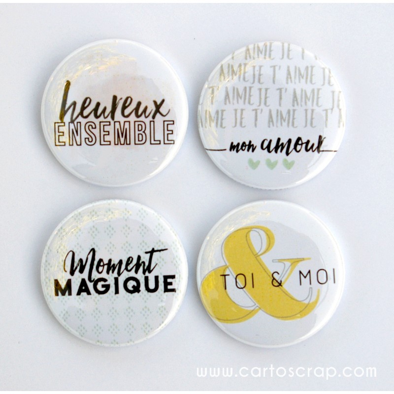 Lot de 4 badges 38mm CartoScrap - Ensemble