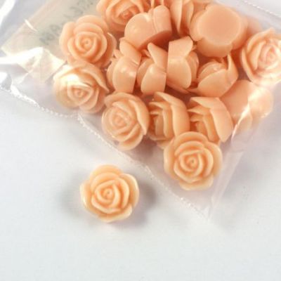 Rose en résine 15mm (lot de 20) - Beige rosé clair